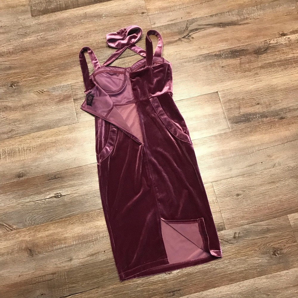 Hot Miami Styles Mauve Velvet Bodycon Midi Dress with Choker - Picture 3 of 4